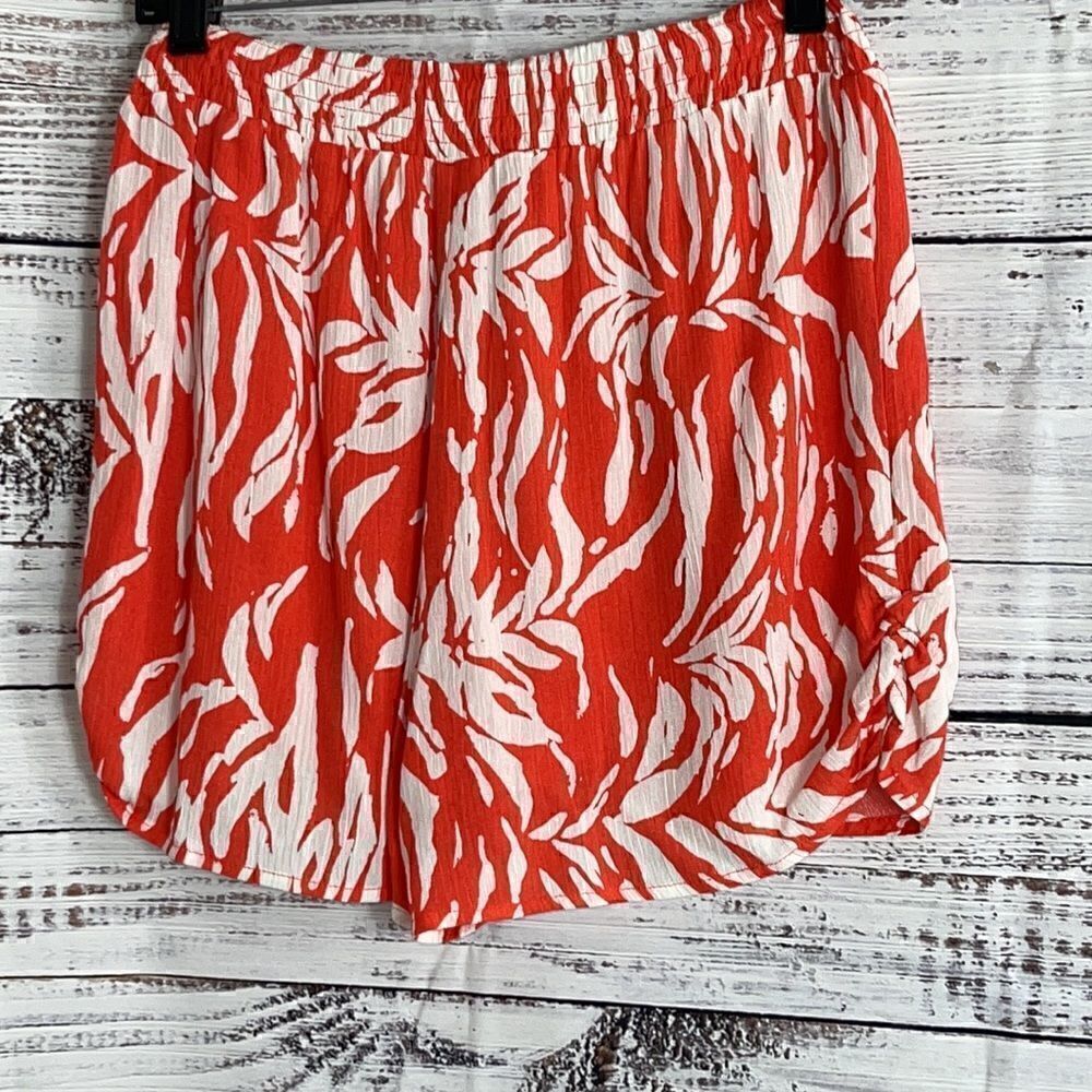 Sadie & Sage Shorts Womens‎ Size Small Hot Stuff floral Pull on Rayon Light New